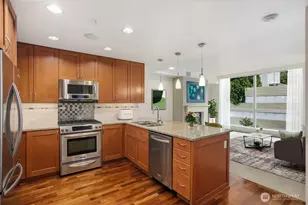 10650 NE 9th Pl, Bellevue, WA 98004 - Photo 3