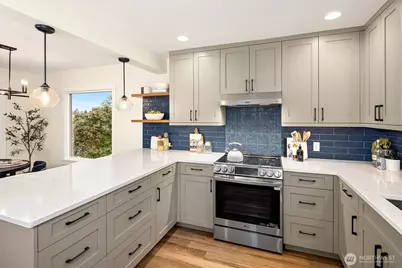 721 N 97th Street, Seattle, WA 98103 - Photo 11