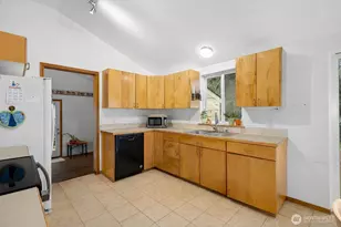 39017 Sherlind Dr NE, Hansville, WA 98340 - Photo 9