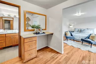 12161 SE 17th Pl, Bellevue, WA 98005 - Photo 17