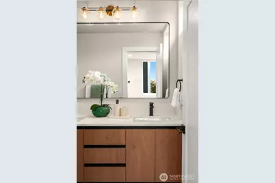 1123 A 10th Avenue E, Seattle, WA 98102 - Photo 15