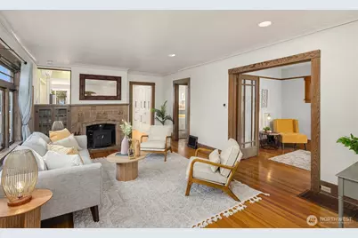 349 N 72nd Street, Seattle, WA 98103 - Photo 3