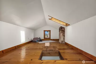 349 N 72nd Street, Seattle, WA 98103 - Photo 23