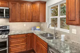 19921 10th Dr SE, Bothell, WA 98012 - Photo 13