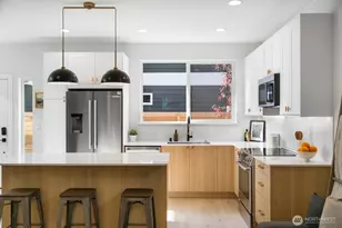 316 N 84th St, Seattle, WA 98103 - Photo 5