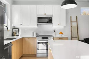 316 N 84th St, Seattle, WA 98103 - Photo 7