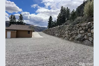 15330 Lakeview Street, Entiat, WA 98822 - Photo 13