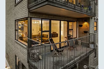912 3rd Avenue W #202, Seattle, WA 98119 - Photo 31