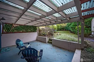 10332 Ashworth Ave N, Seattle, WA 98133 - Photo 27