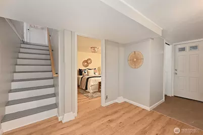 10332 Ashworth Avenue N, Seattle, WA 98133 - Photo 17