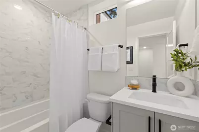 6546 A Latona Avenue NE, Seattle, WA 98115 - Photo 21