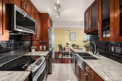 7 Highland Drive #301, Seattle, WA 98109 - Photo 9