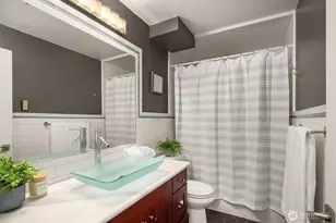 7 Highland Dr, Seattle, WA 98109 - Photo 17