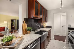 7 Highland Dr, Seattle, WA 98109 - Photo 7