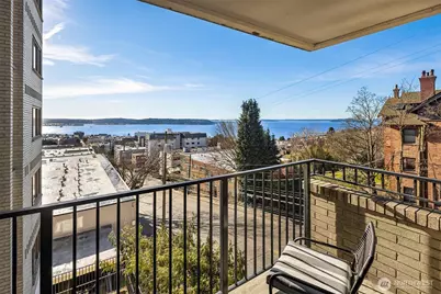 7 Highland Drive #301, Seattle, WA 98109 - Photo 11