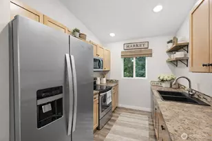 12801 Ridge Cir E, Bonney Lake, WA 98391 - Photo 7