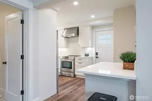 2100 1st Ave W, Seattle, WA 98119 - Photo 13