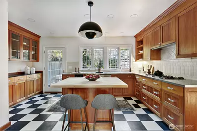 1418 E Ward Street, Seattle, WA 98112 - Photo 13