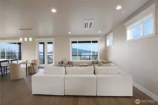 3706 W 3rd St, Anacortes, WA 98221 - Photo 17