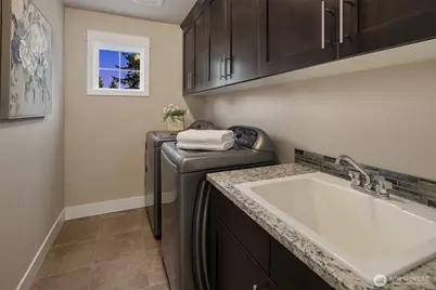 12204 Ashworth Avenue N, Seattle, WA 98133 - Photo 31