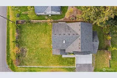 12204 Ashworth Avenue N, Seattle, WA 98133 - Photo 39