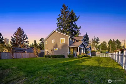 12204 Ashworth Avenue N, Seattle, WA 98133 - Photo 37