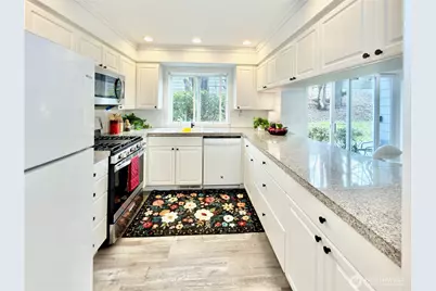 210 10th Street #4, Kirkland, WA 98033 - Photo 11