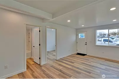 2405 Rockefeller Ave, Everett, WA 98201 - Photo 7