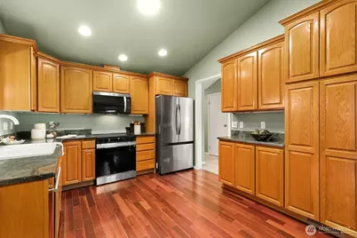 17637 162nd Place SE, Renton, WA 98058 - Photo 9