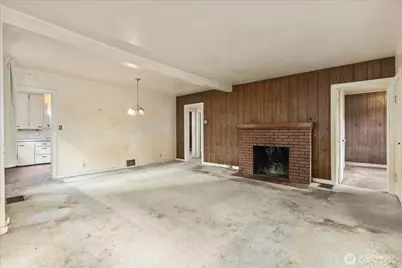 3835 35th Avenue W, Seattle, WA 98199 - Photo 5