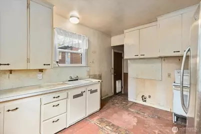 3835 35th Avenue W, Seattle, WA 98199 - Photo 9