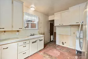 3835 35th Ave W, Seattle, WA 98199 - Photo 9