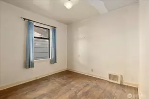 3835 35th Ave W, Seattle, WA 98199 - Photo 15