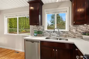 22709 SE 16th St, Sammamish, WA 98075 - Photo 7