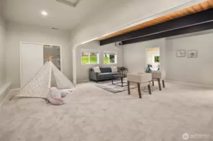 22709 SE 16th St, Sammamish, WA 98075 - Photo 13