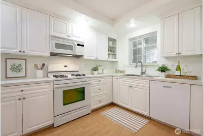 509 1st Street #104, Snohomish, WA 98290 - Photo 5