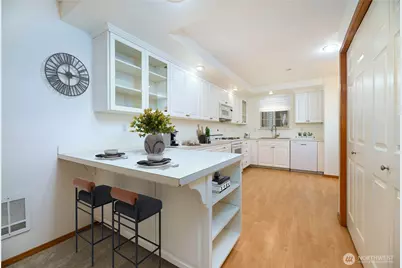 509 1st Street #104, Snohomish, WA 98290 - Photo 3