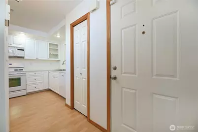 509 1st Street #104, Snohomish, WA 98290 - Photo 5