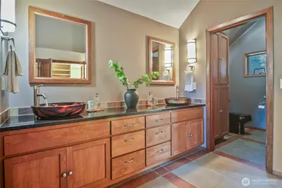 11011 NE 140th Street, Kirkland, WA 98034 - Photo 17