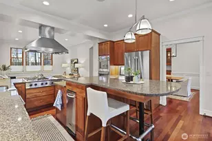 3710 NE 41st St, Seattle, WA 98105 - Photo 13