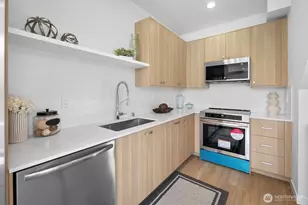 8831 C Wallingford Ave N, Seattle, WA 98103 - Photo 7