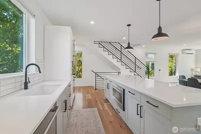 8020 17th Avenue NW, Seattle, WA 98117 - Photo 9