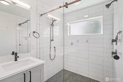 8020 17th Avenue NW, Seattle, WA 98117 - Photo 13