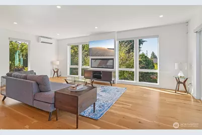 8020 17th Avenue NW, Seattle, WA 98117 - Photo 3