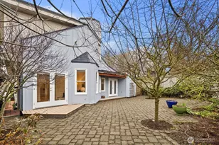 2413 Warren Ave N, Seattle, WA 98109 - Photo 27