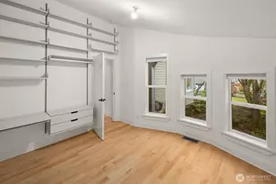 2413 Warren Ave N, Seattle, WA 98109 - Photo 15