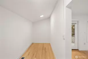 2413 Warren Ave N, Seattle, WA 98109 - Photo 17