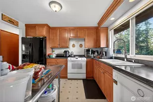 515 N 188th St, Shoreline, WA 98133 - Photo 17