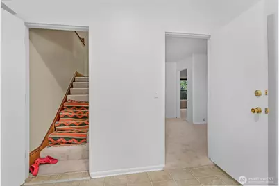 708 Warren Avenue N, Seattle, WA 98109 - Photo 5