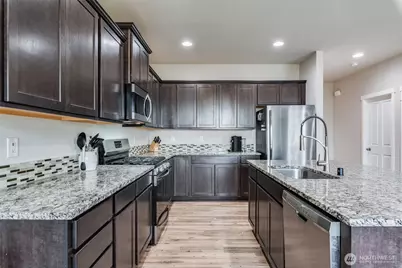 18806 106th Avenue Ct E, Puyallup, WA 98374 - Photo 9